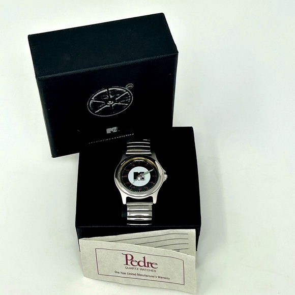 MTV NIB 1990’s silver toned stretch band wrist watch - Picture 2 of 5